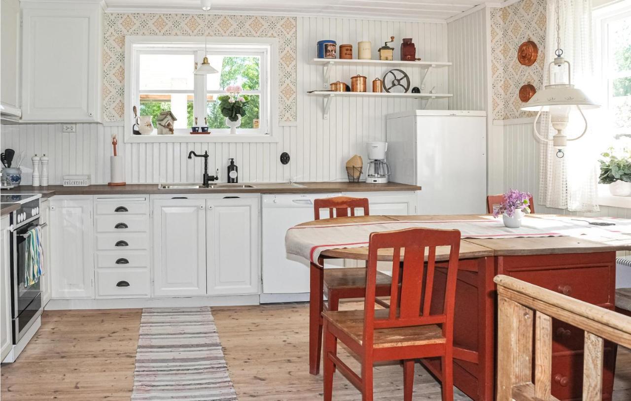 Cozy Home In Lesjoefors With Kitchen Lesjofors المظهر الخارجي الصورة
